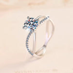Bague de fiançailles en argent sterling sertie de moissanite 1 carat Vvs1  livre avec son certificat