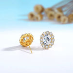 Boucle d’oreille en or sertie de diamants moissanite