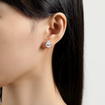 Boucle d’oreille en or sertie de diamants Moissanite
