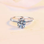 Bague de fiançailles en argent sterling sertie de moissanite 2 carats vvs1 livré avec son certificat d’authenticité