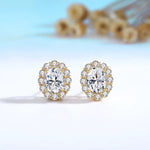 Boucle d’oreille en or sertie de diamants moissanite