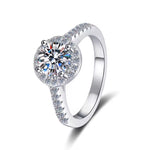 Bague de fiançailles en argent sterling sertie de moissanite 1 carat Vvs1 livré avec son certificat d’authenticité