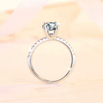 Bague de fiançailles en argent sterling sertie de moissanite 2 carats vvs1 livré avec son certificat d’authenticité