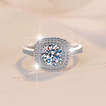Bague en argent sterling halo pavé sertie de moissanite 1 carat Vvs1 D color