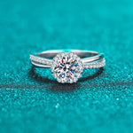 Bague de fiançailles en argent sterling sertie de moissanite 1 carat Vvs1 livré avec son certificat