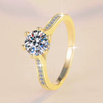 Bague de fiançailles en argent sertie de diamants moissanite