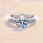 Bague de fiançailles en argent sterling sertie de moissanite 2 carat vvs1 livré avec sont certificat