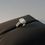 Bague de fiançailles en argent sertie de zircon