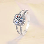 Bague de fiançailles en argent sterling sertie de moissanite 1 carats vvs1 livré avec son certificat d’authenticité
