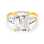 Bague de fiançailles en or sertie de diamants moissanite