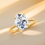 Bague de fiançailles en or sertie de diamants moissanite
