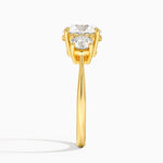 Bague de fiançailles en or sertie de diamants moissanite